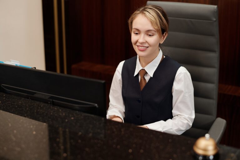 Hiring a Front Desk Management Service